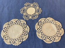 Tre centrini rotondi vintage