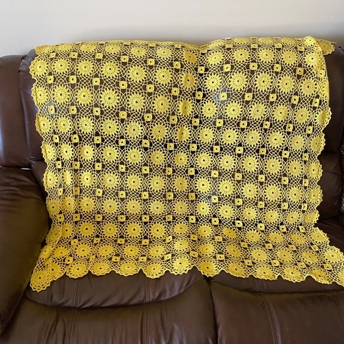 Scialle pizzo uncinetto giallo