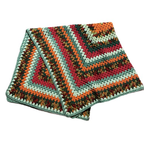 Coperta all uncinetto fatta - fatta, a